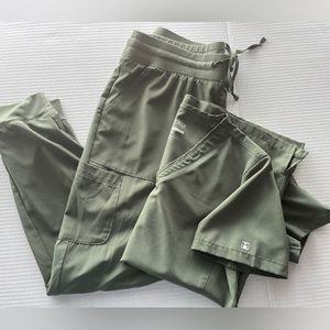 Maevn by matrix scrub set